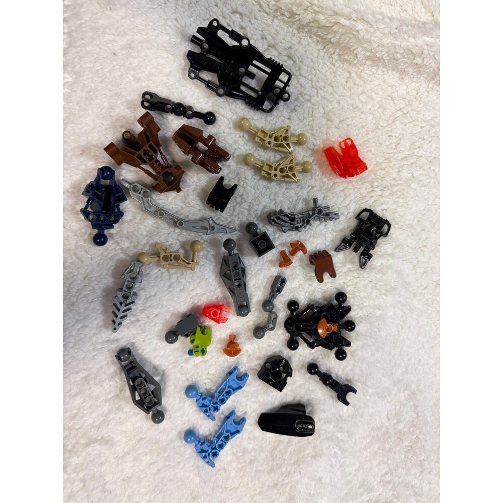 Vintage LEGO Bionicle Lot of 30+--assorted pieces, arms, legs, torsos